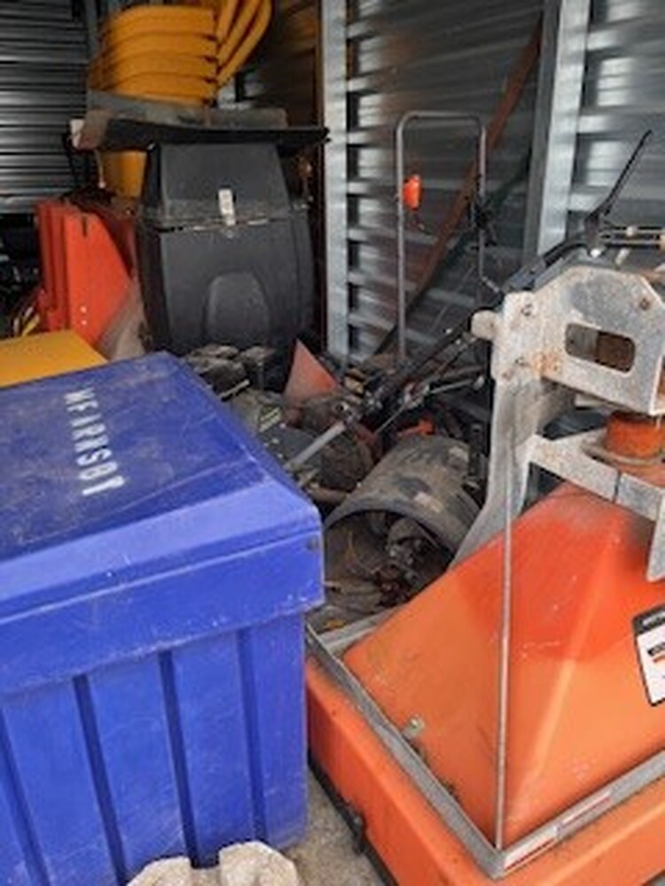 3001 - StorageMart Commissioners Rd W  auction IB-2372