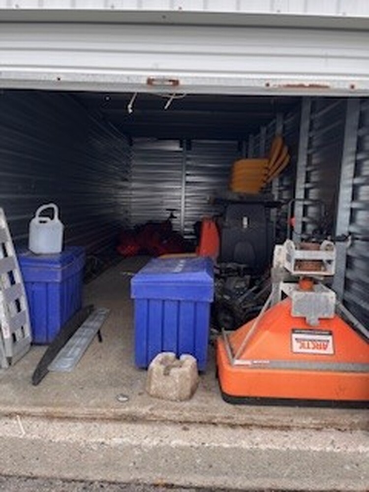 3001 - StorageMart Commissioners Rd W  auction IB-2372 10