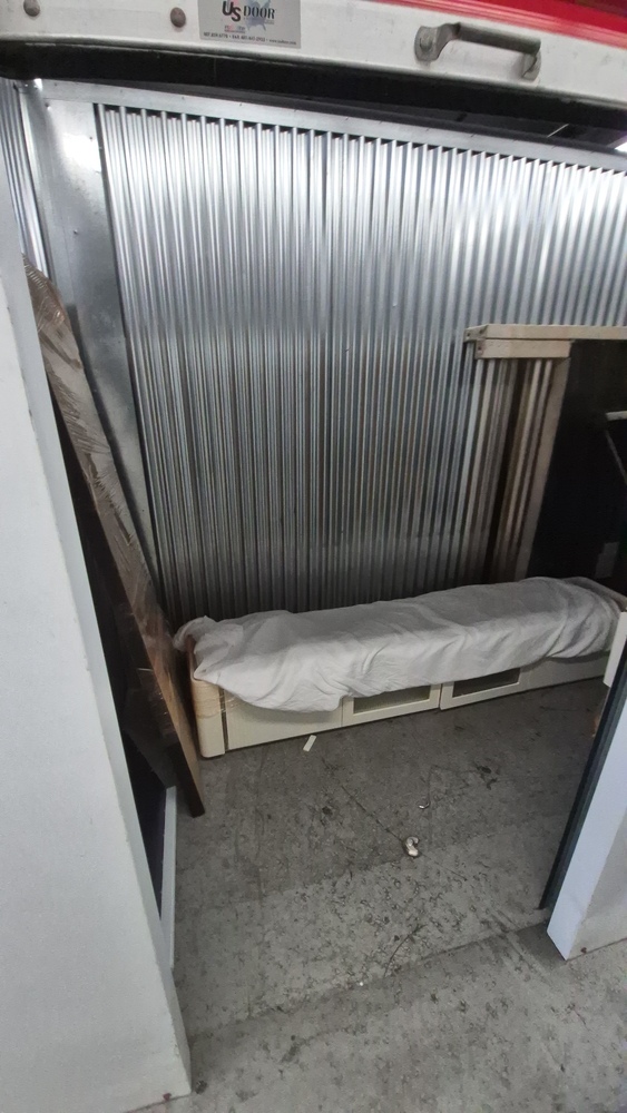 XYZ Storage - Laird  auction IB-6065