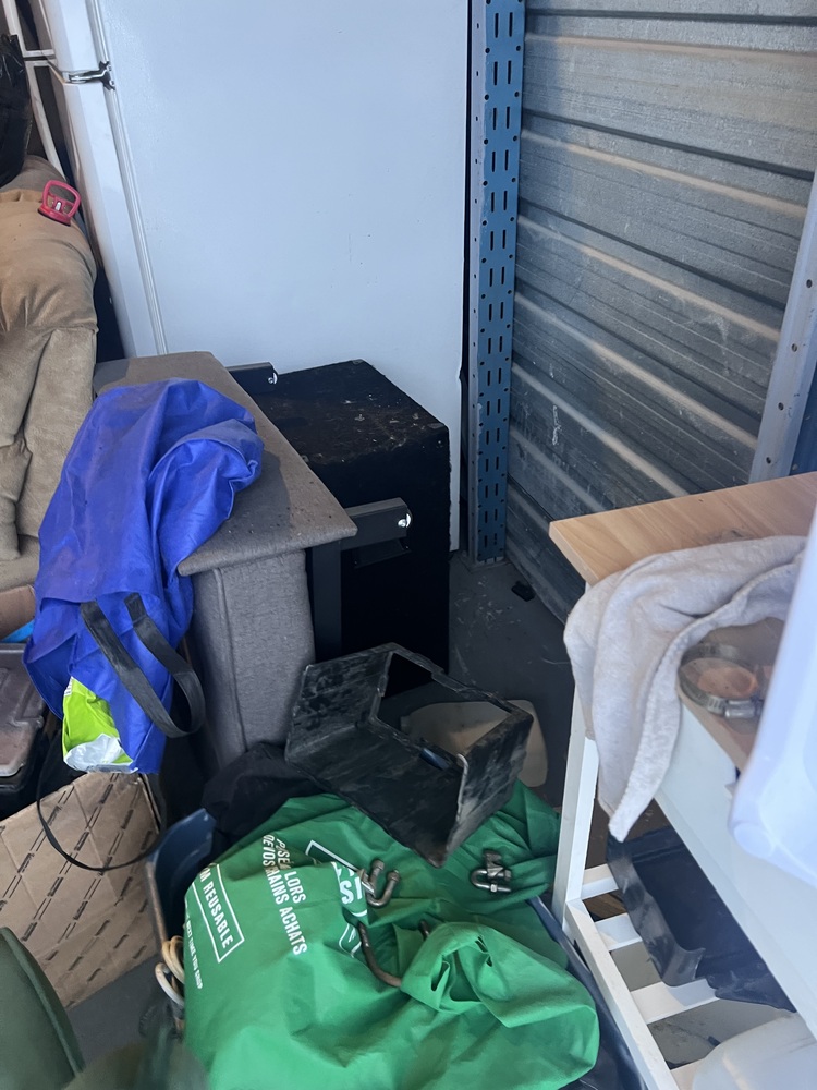 3106 - StorageMart St-Hubert  auction IB-5308