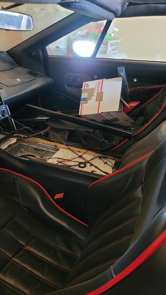 3104 - StorageMart Beauport  auction IB-8304