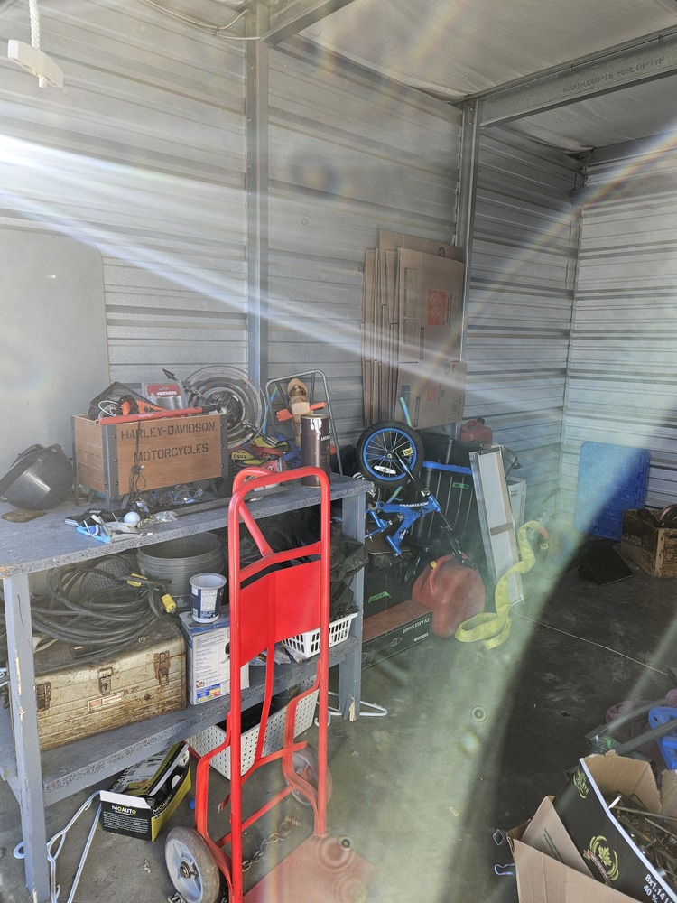 2551 - StorageMart Deerfoot Trail & Yankee Valley  auction IB-8441