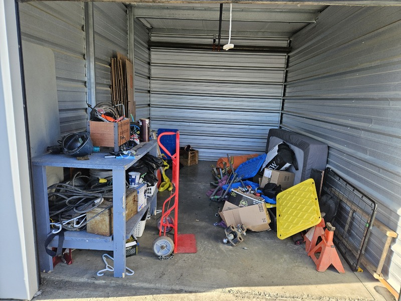 2551 - StorageMart Deerfoot Trail & Yankee Valley  auction IB-8441 30