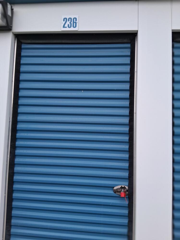 SmartStop Self Storage - 29 McKenzie Cres  auction IB-1040