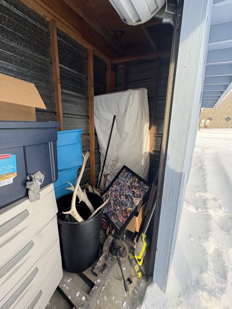 Forbes Storage - North Pole  auction IB-8092