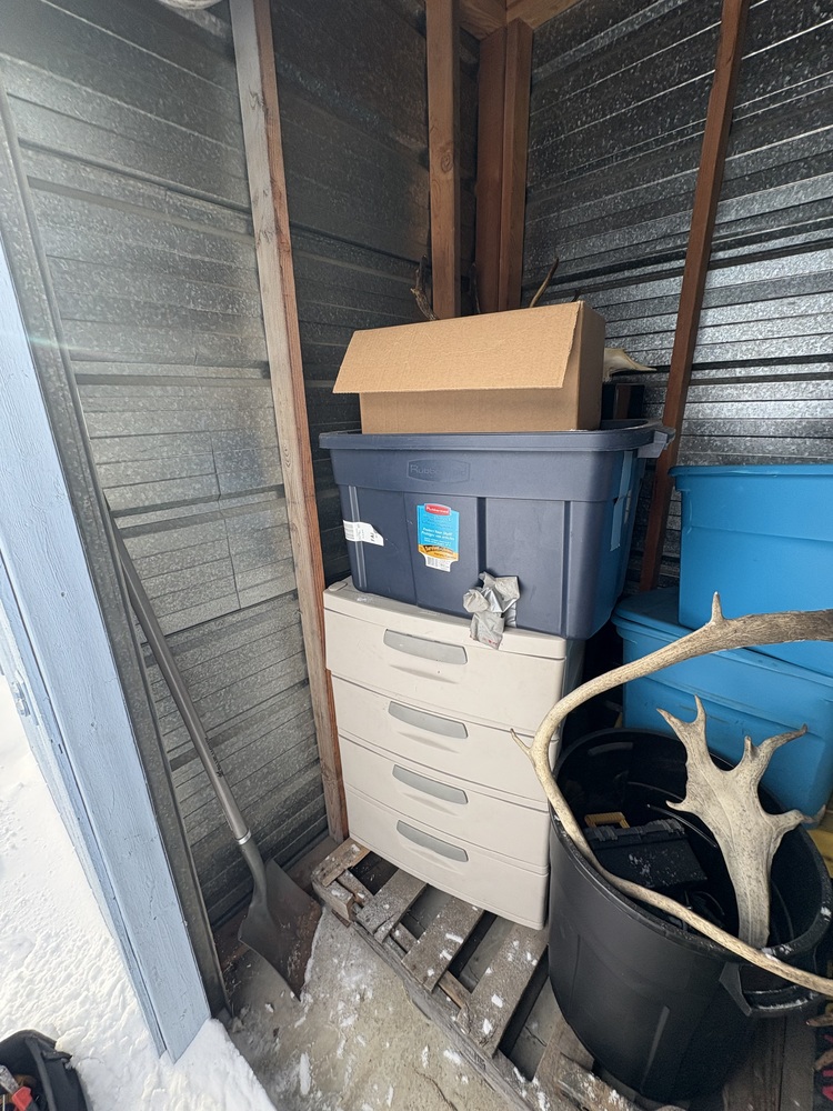 Forbes Storage - North Pole  auction IB-8092 10