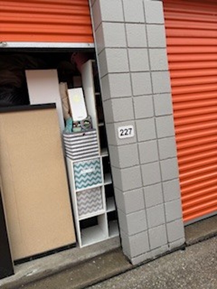 1-800 Stow & Go Self Storage  auction IB-8051 10