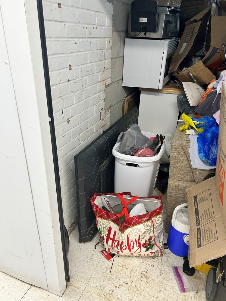 Guard-it Self Storage  auction IB-1670 10