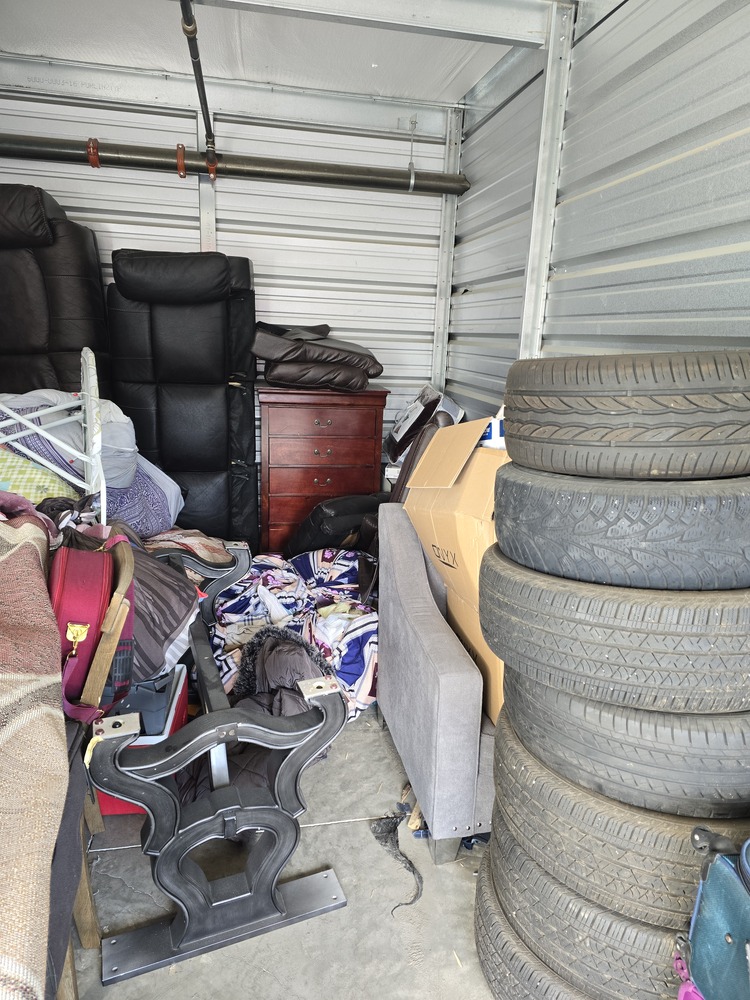 2551 - StorageMart Deerfoot Trail & Yankee Valley  auction IB-7190 30