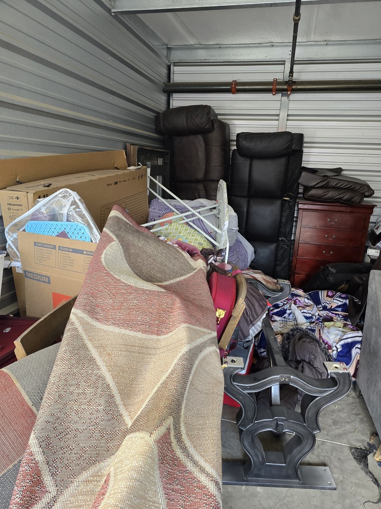 2551 - StorageMart Deerfoot Trail & Yankee Valley  auction IB-7190 70