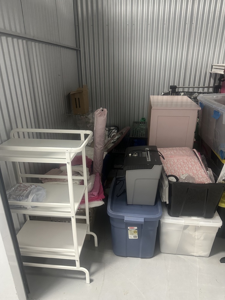 Q SELF STORAGE  auction IB-3983 20