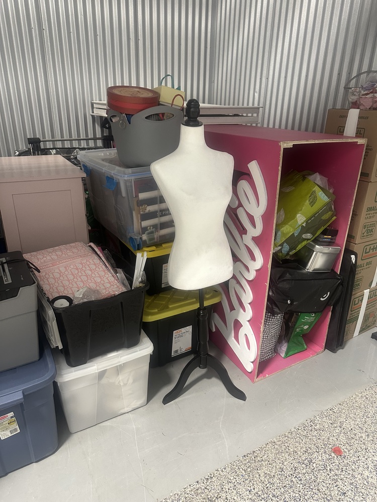 Q SELF STORAGE  auction IB-3983 40