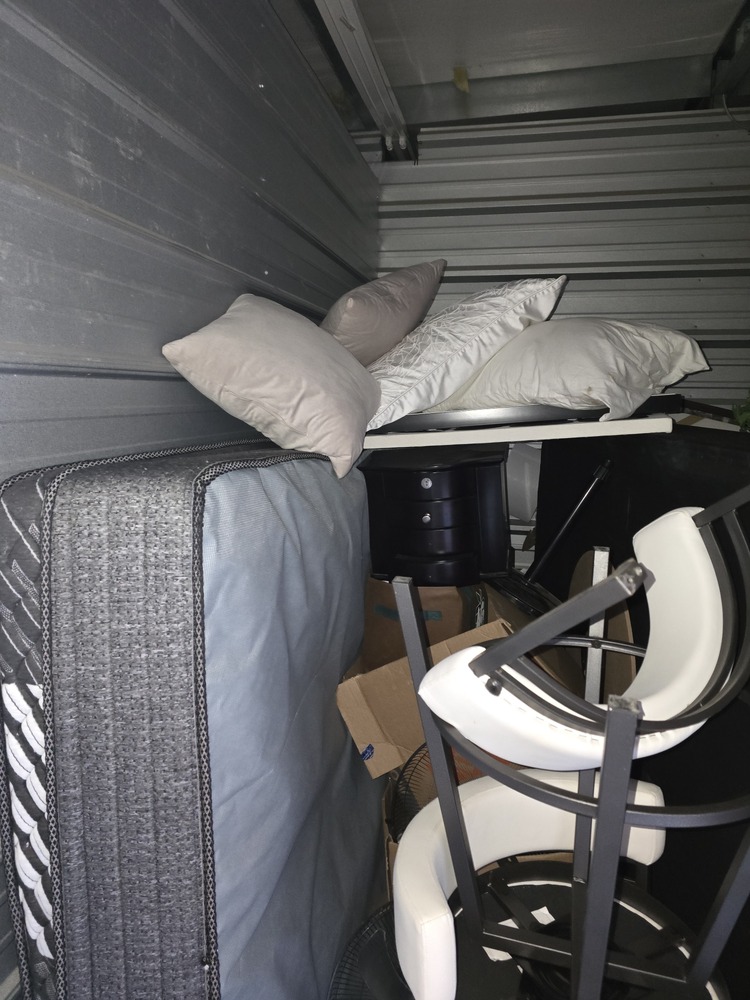 2551 - StorageMart Deerfoot Trail & Yankee Valley  auction IB-6869