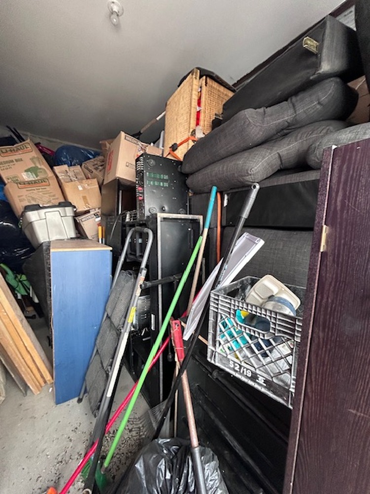 3034 - StorageMart Oshawa  auction IB-4423 10