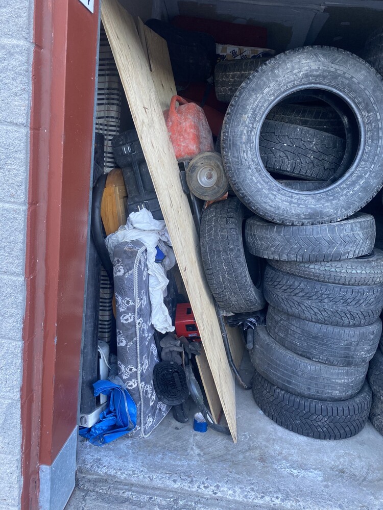 3102 - StorageMart St-Leonard  auction IB-8564 50