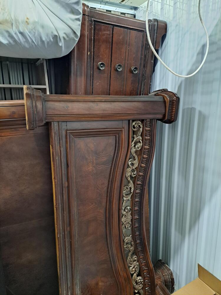 Montreal Mini-Storage - Hodge  auction IB-4556