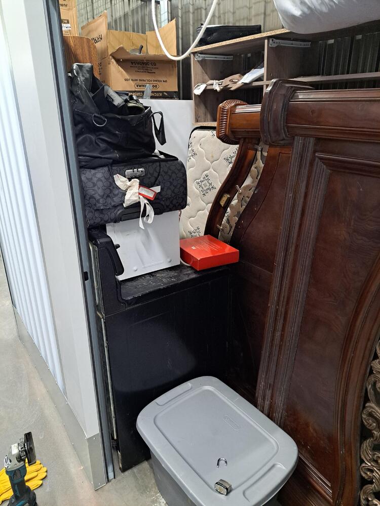 Montreal Mini-Storage - Hodge  auction IB-4556 20