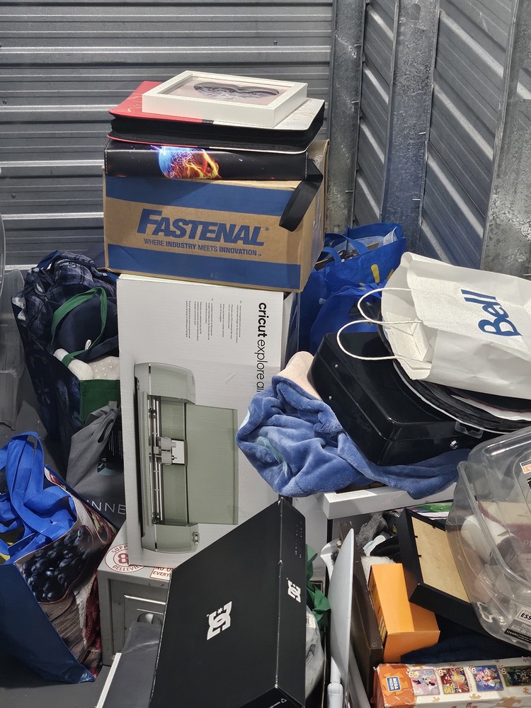 3035 - StorageMart Belleville  auction IB-9573 40