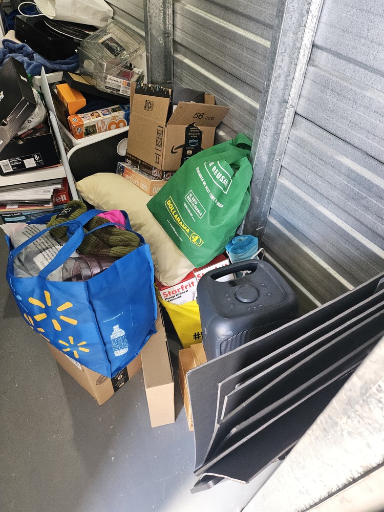 3035 - StorageMart Belleville  auction IB-9573 100