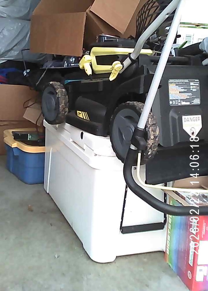 3002 -StorageMart  Wonderland Rd S  auction IB-9746 60