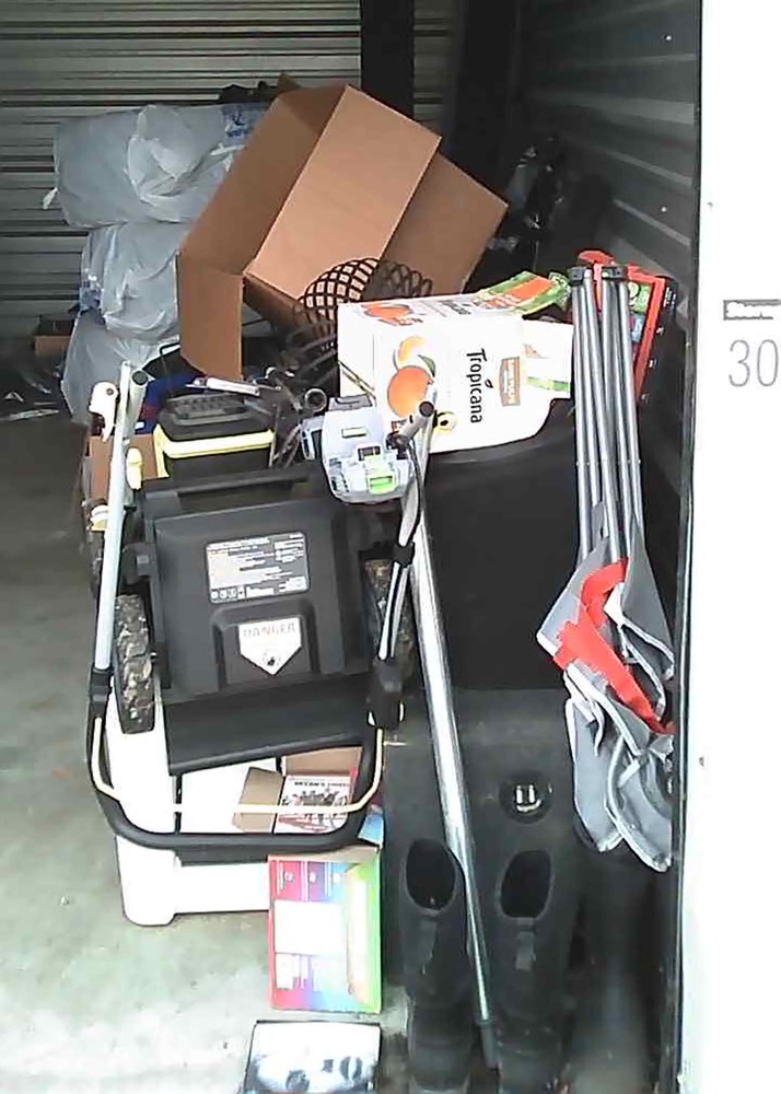 3002 -StorageMart  Wonderland Rd S  auction IB-9746 80