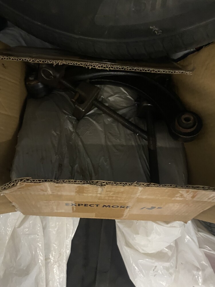 2771 -StorageMart  Wonderland Road North  auction IB-2686 10