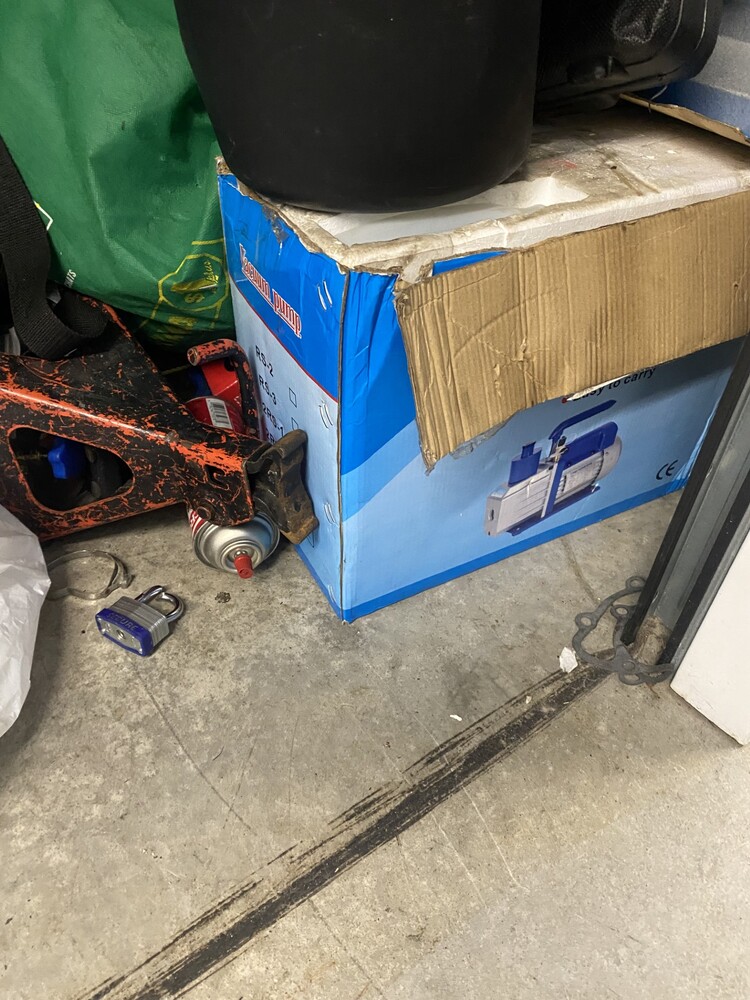 2771 -StorageMart  Wonderland Road North  auction IB-2686 50