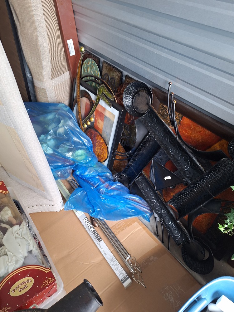 2771 -StorageMart  Wonderland Road North  auction IB-2468 80