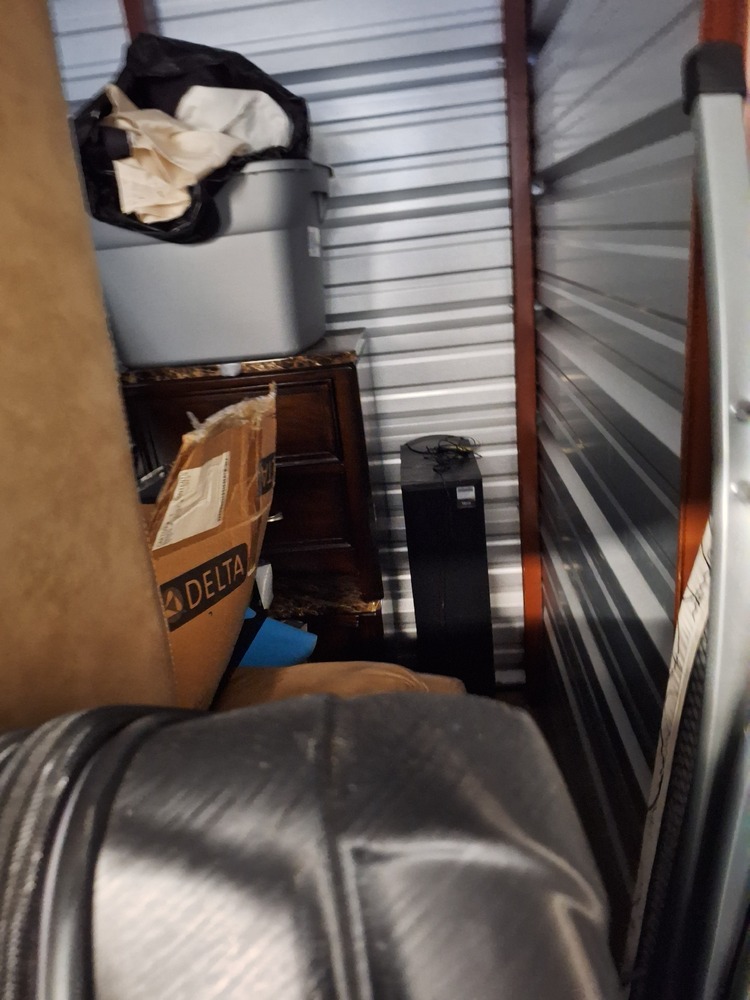 2771 -StorageMart  Wonderland Road North  auction IB-2323 70