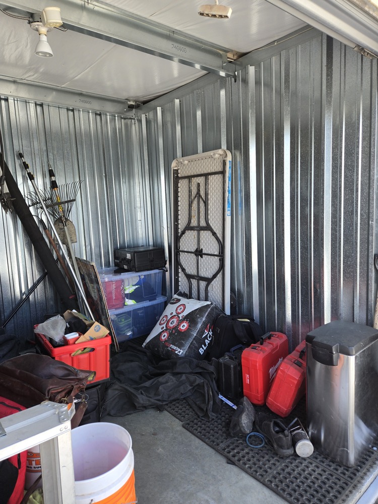 3304 - StorageMart 40th Street  auction IB-3730 80