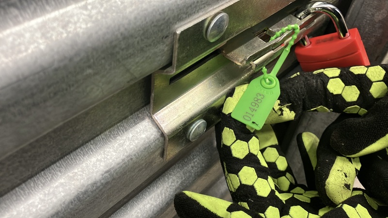 Advanced Self Storage  - North Vancouver  auction IB-8700 70