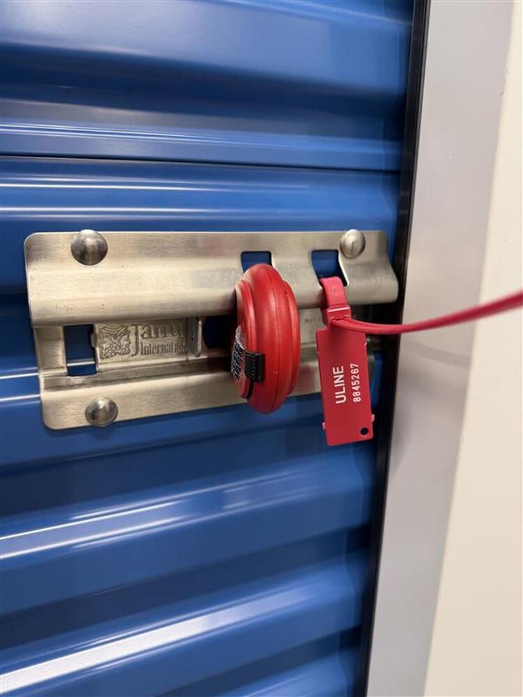 Montreal Mini-Storage - Hochelaga  auction IB-2039