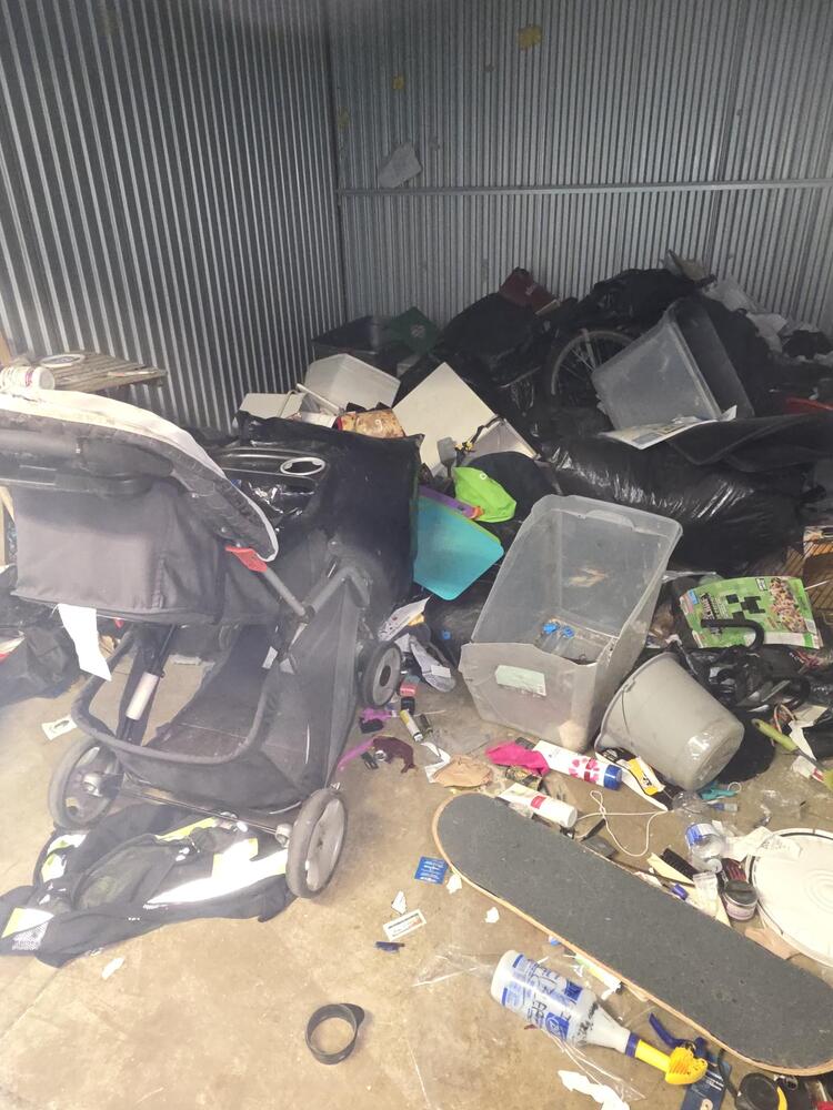 3401 - StorageMart SE Marine Dr & Knight St  auction IB-8866 60