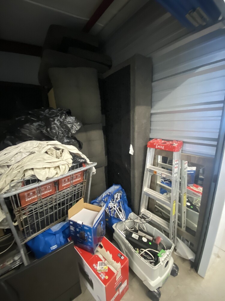 2771 -StorageMart  Wonderland Road North  auction IB-8521 10