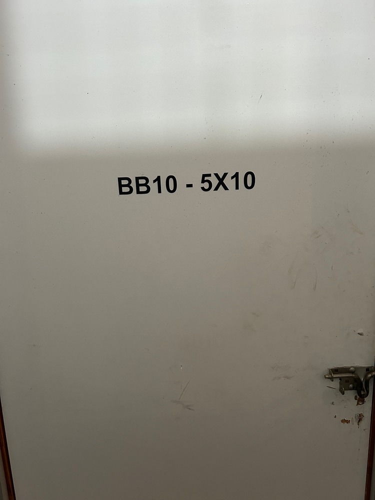 AA Mini Storage  auction IB-7276