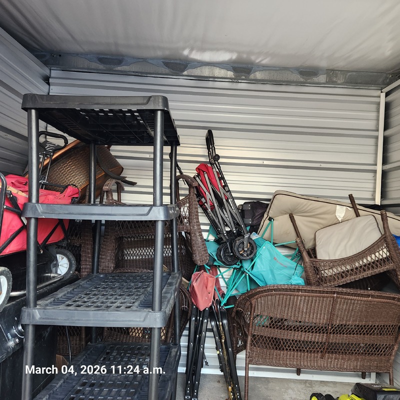 Moving & Storage at Confederation St  auction IB-4604 10