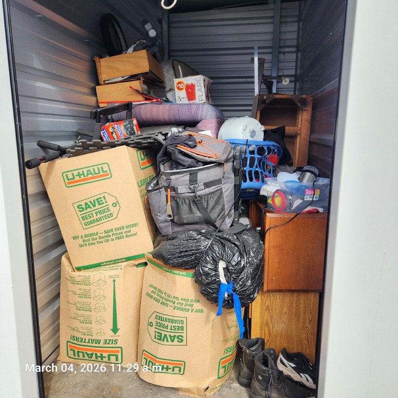 Moving & Storage at Confederation St  auction IB-5876 60