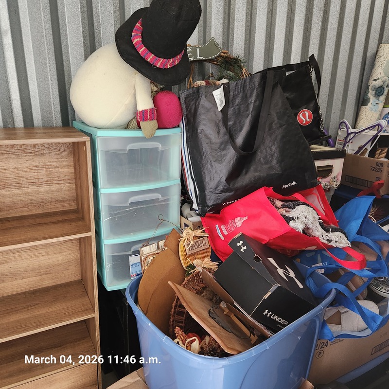 Moving & Storage at Confederation St  auction IB-1656 40