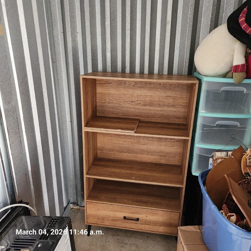 Moving & Storage at Confederation St  auction IB-1656 60