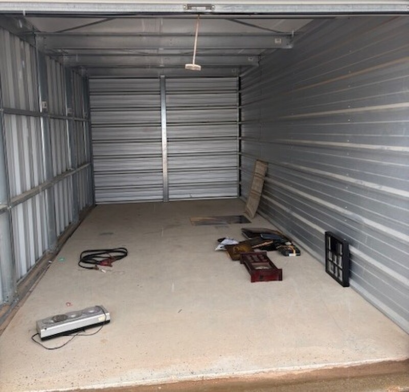 Bradley Storage  auction IB-8983