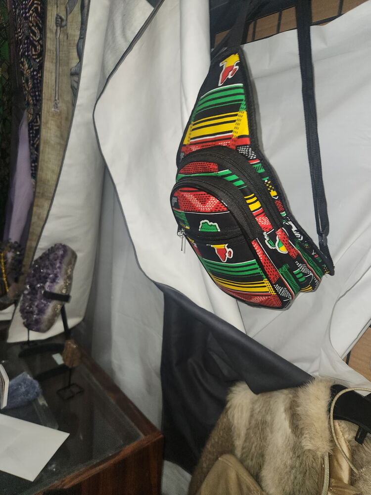 Rossi`s Flea Market - North Versailles  auction IB-1973 10