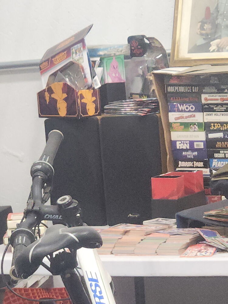 Rossi`s Flea Market - North Versailles  auction IB-4472 30