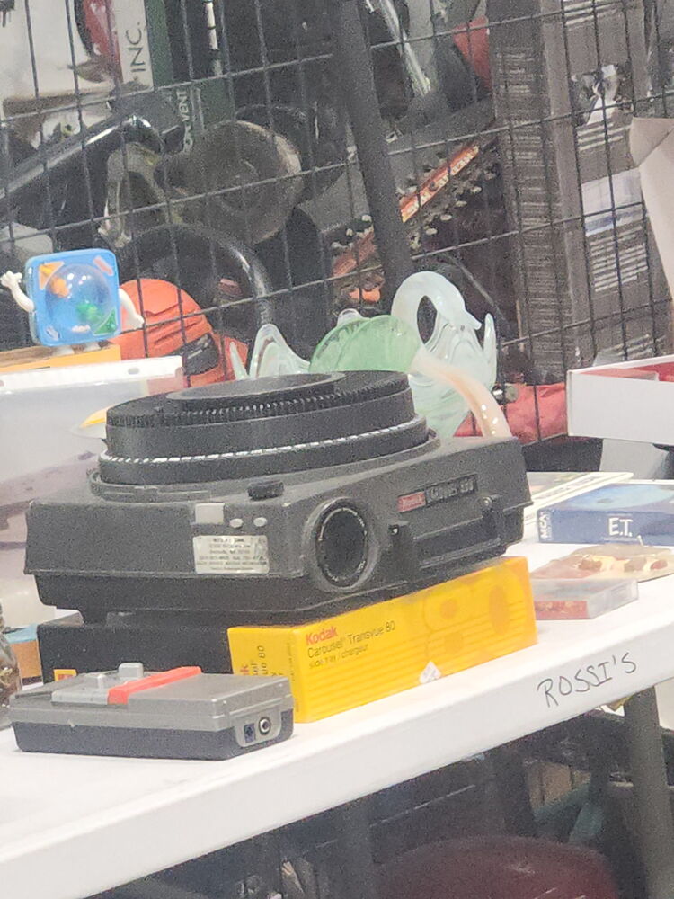 Rossi`s Flea Market - North Versailles  auction IB-4472 70