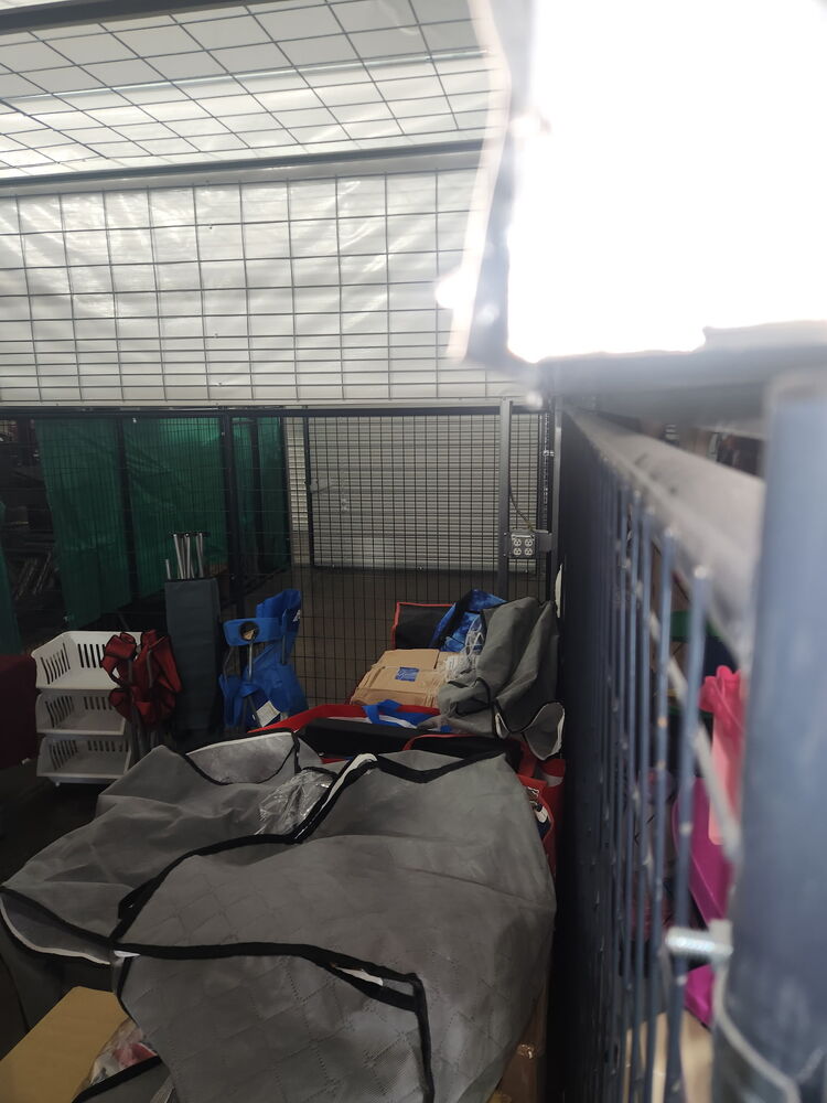 Rossi`s Flea Market - North Versailles  auction IB-6979 10