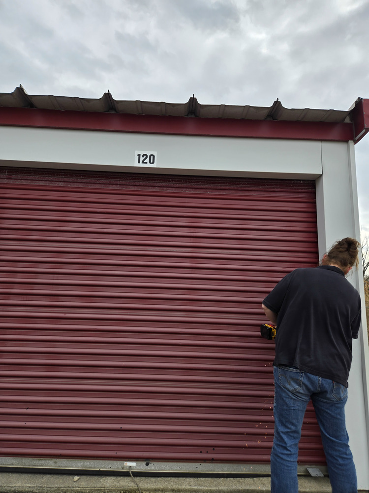 1-800-Self-Storage.com of Grand Blanc  auction IB-2084