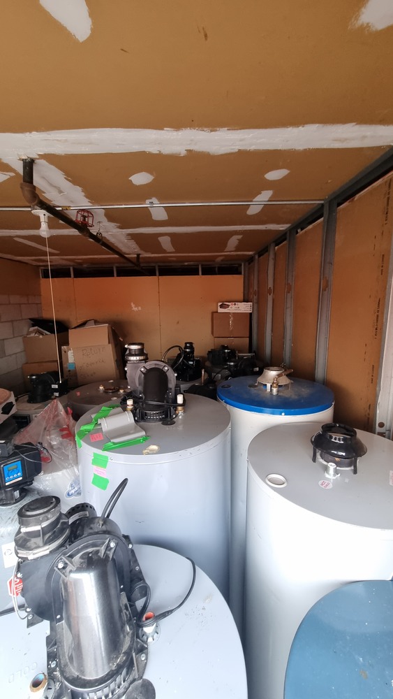 Public Storage P0014 -Queen Elizabeth Blvd  auction IB-3309