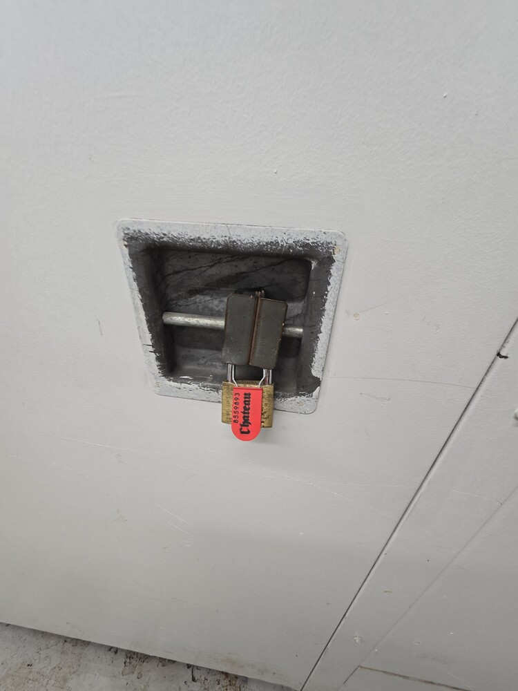 Public Storage P0020 -Vine Ave  auction IB-1854