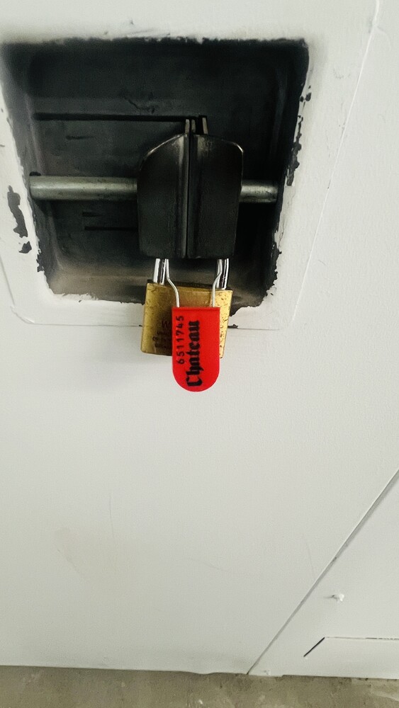 Public Storage P0038 -Jefferson Ave  auction IB-3211 10