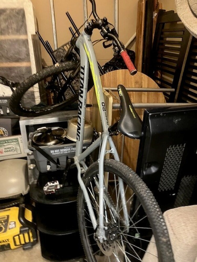 Public Storage P0012 -136th St (King George Hwy)  auction IB-8760 70