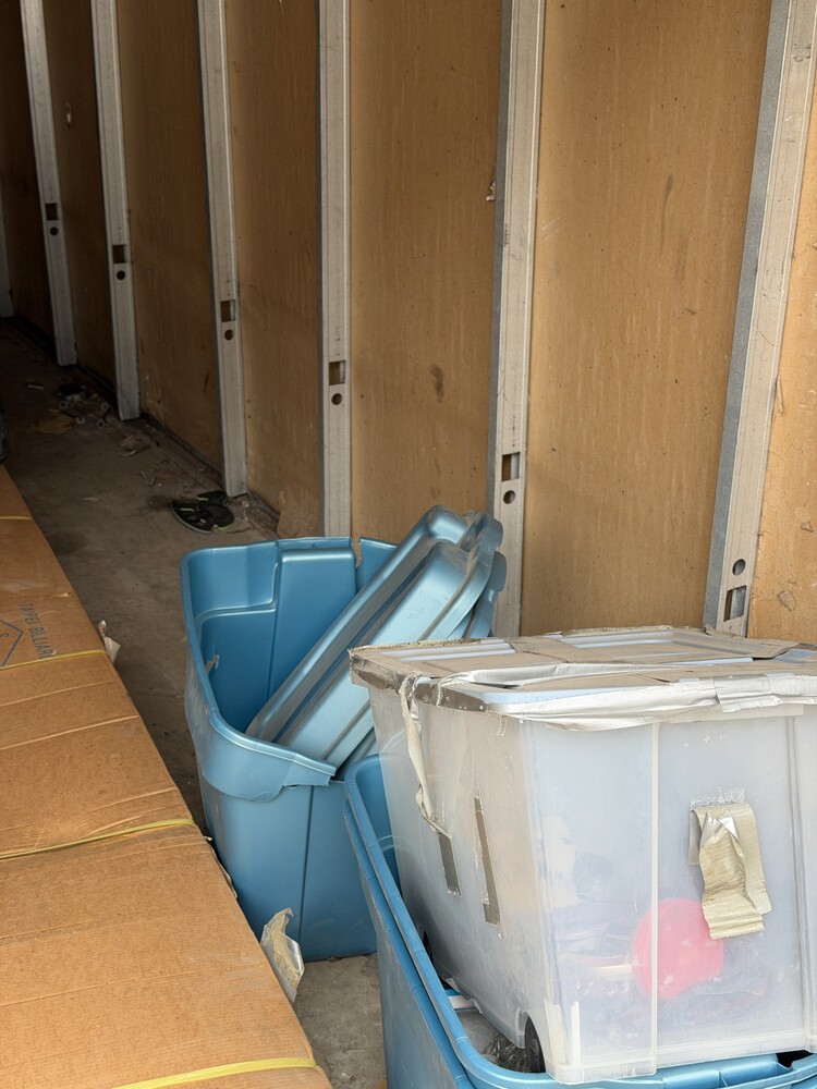 Public Storage P0017 -Derry Rd E  auction IB-1308 10